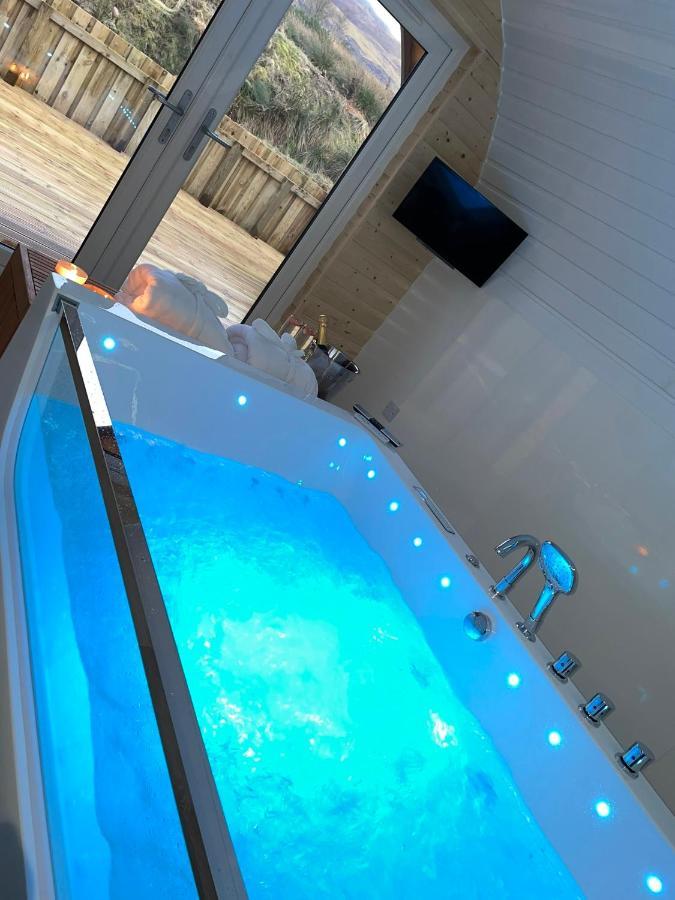 Apex Studio Pod&Jacuzzi Bath Fort William Esterno foto